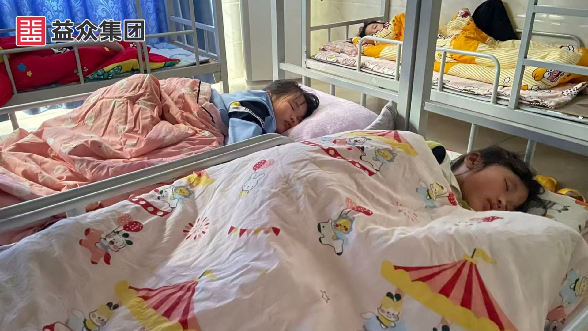 午休秩序井然，學生安然入睡1_副本
